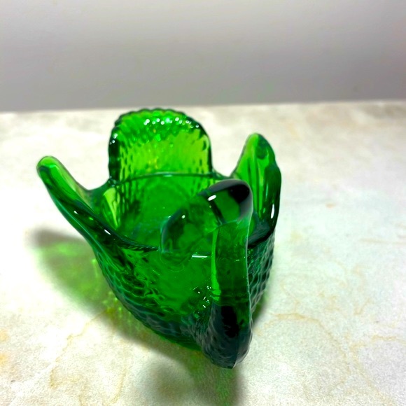 Mosser Glass Emerald Green Swan Miniature 3 Inches Vintage Pristine Condition - Picture 6 of 11
